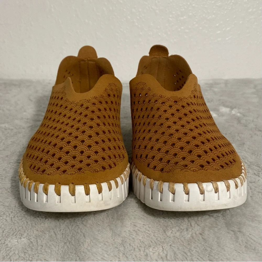 Ilse Jacobson Hornbak Tulip 139 Perforated Slip On Sneaker EU Size 39 (US 8.5-9)